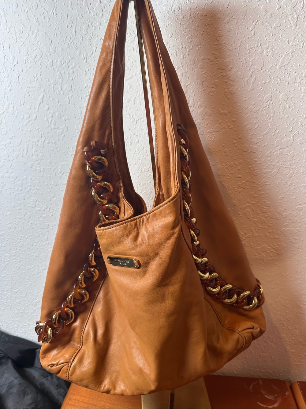 VTG Michael Kors Leather Large ID
Chain Hobo Bag - Tortoise Accent